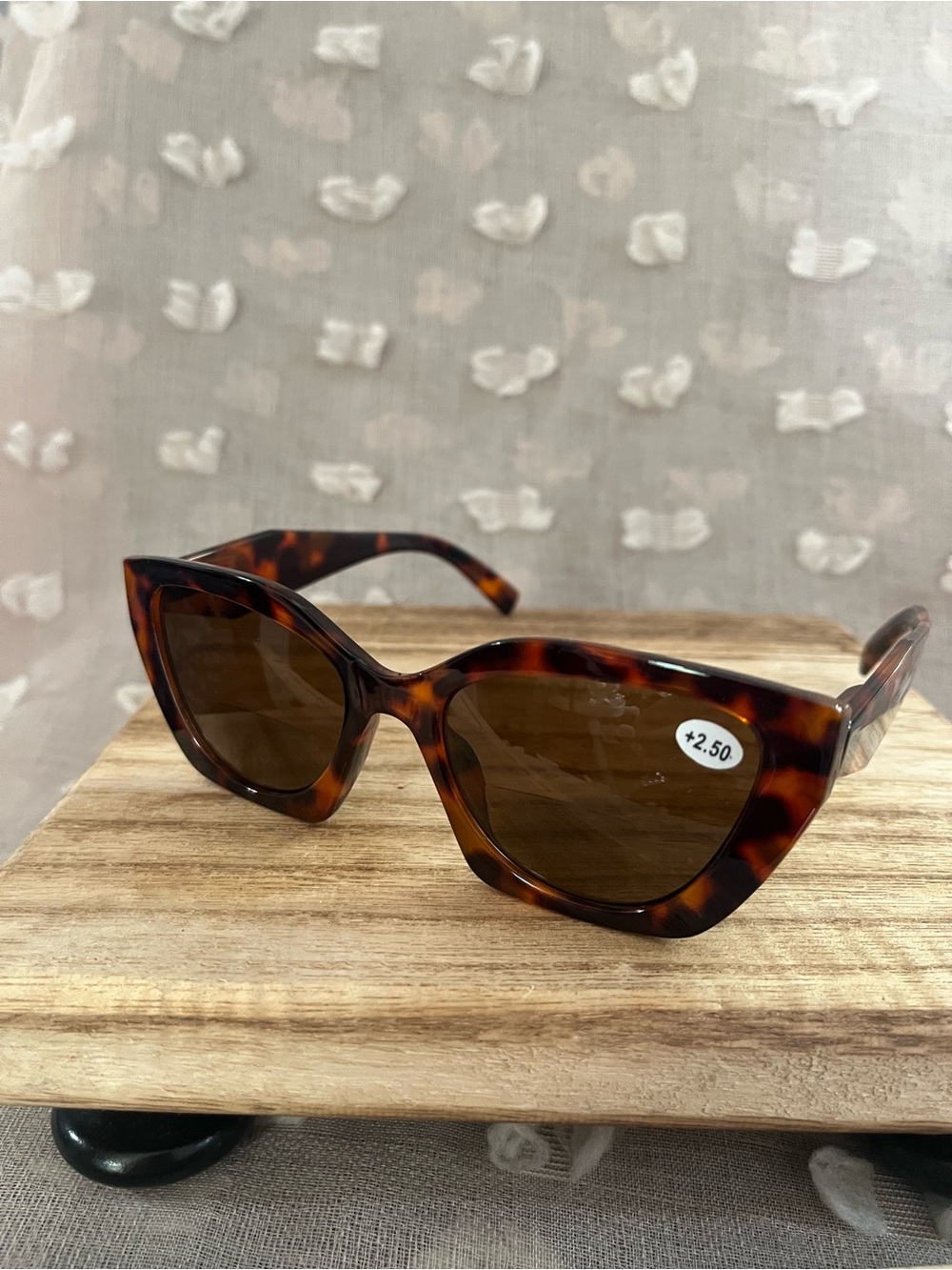 Tortoiseshell Cat Eye bifocal Reading Sunglasses - +2.50